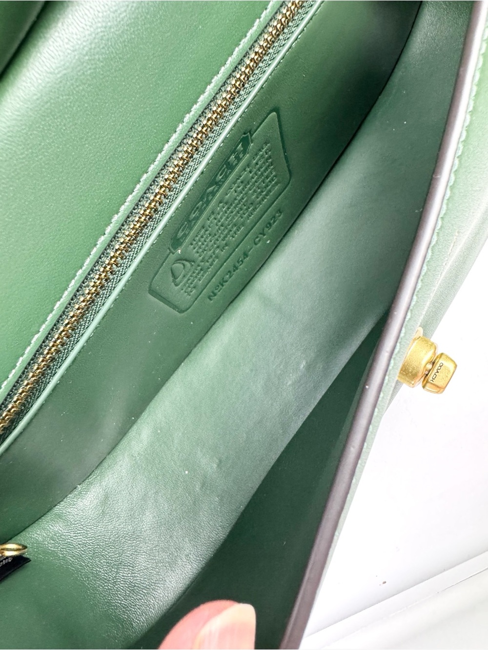 Coach Cashin Crescent Green Glovetanned Leather Shoulder Bag Gold Hardware - Picture 6 of 9